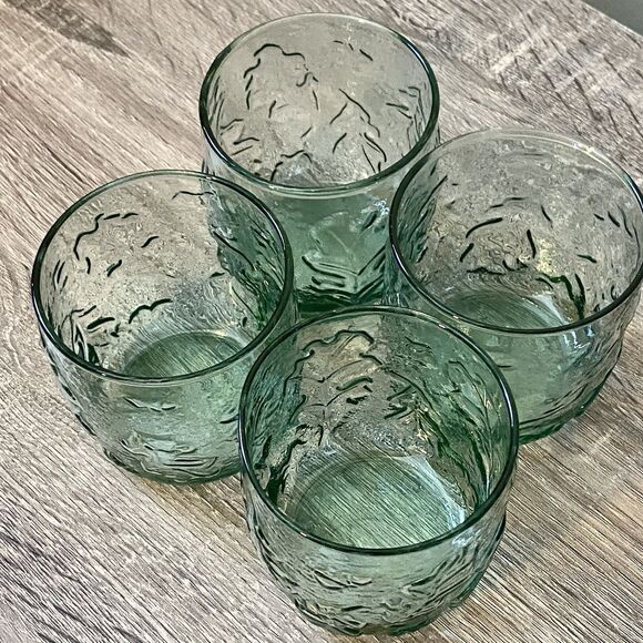 Vintage Anchor Hocking Green Oak Leaf & Acorn Whiskey Embossed Glasses 12oz - Picture 1 of 3